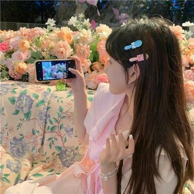 会画少年的天空